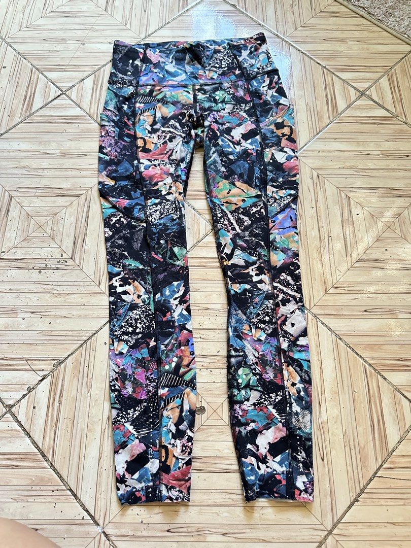 Lululemon Align High-Rise Leggings Abstract Print (Category: Activewear) located in Angeles City. Submitted by alejeong27 (Listing ID 1460758588, Image 1). Description: - Lululemon Align Leggings - Size: 4 - Vibrant abstract print - High-rise style - Convenient side pockets - Ideal for workouts and casual wear - Comfortable and stretchy fabric.