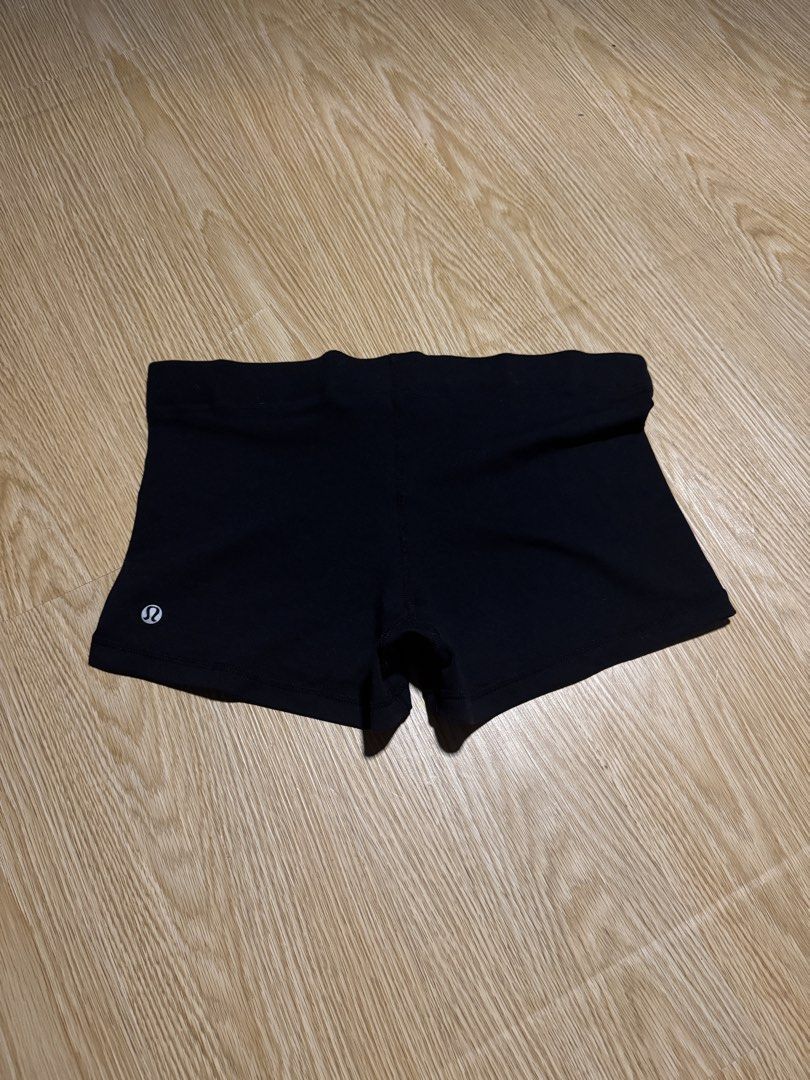 Lululemon Boogie Shorts (Category: Shorts) located in Las Pinas. Submitted by southstreetdeals (Listing ID 1460889903, Image 2). Description: Lululemon Boogie Shorts (Authentic/Legit) •Size 6 On Tag •Waist 30 •Length 11 •Color rate 9.5/10 •Issue None •Excellent Condition.