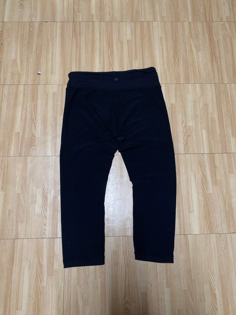 LULULEMON LEGGINGS (Category: Activewear) located in Rizal. Submitted by uniii_011 (Listing ID 1460854105, Image 1). Description: Dot size: 8 -sign of usage -good condition -need wash .