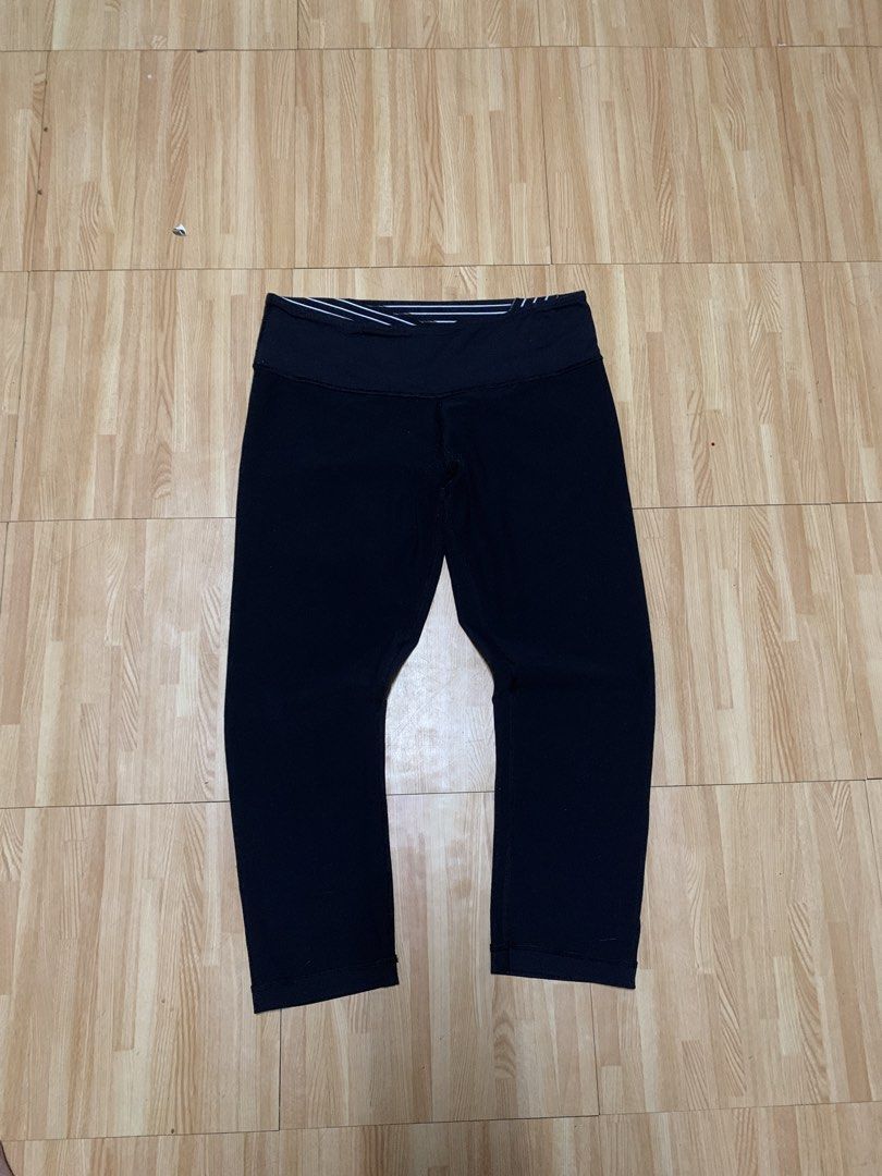 LULULEMON LEGGINGS (Category: Activewear) located in Rizal. Submitted by uniii_011 (Listing ID 1460854105, Image 2). Description: Dot size: 8 -sign of usage -good condition -need wash .
