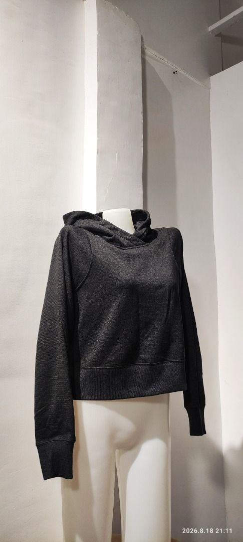 Lululemon (size 2) Cropped Hoodie (Category: Activewear) located in Calamba. Submitted by lulu.thrift.finds (Listing ID 1460764887, Image 1). Description: Lululemon Size 2 Cropped Hoodie No discount for single items. Can give a little discount for multiple-item purchases. Kindly check my store, selling all lulu :) First to pay basis Payment via GCash only Shipped thru Jnt within 2-3 days Free shipping for min 1.5k purchase Items will only be rese