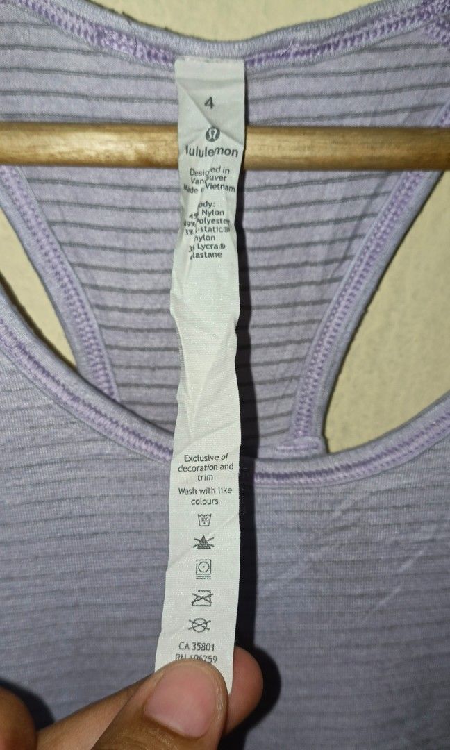 LULULEMON TANKTOP (Category: Activewear) located in Sipocot. Submitted by quickpickstuff (Listing ID 1460856458, Image 3). Description: SIZE 4 ON TAG.
