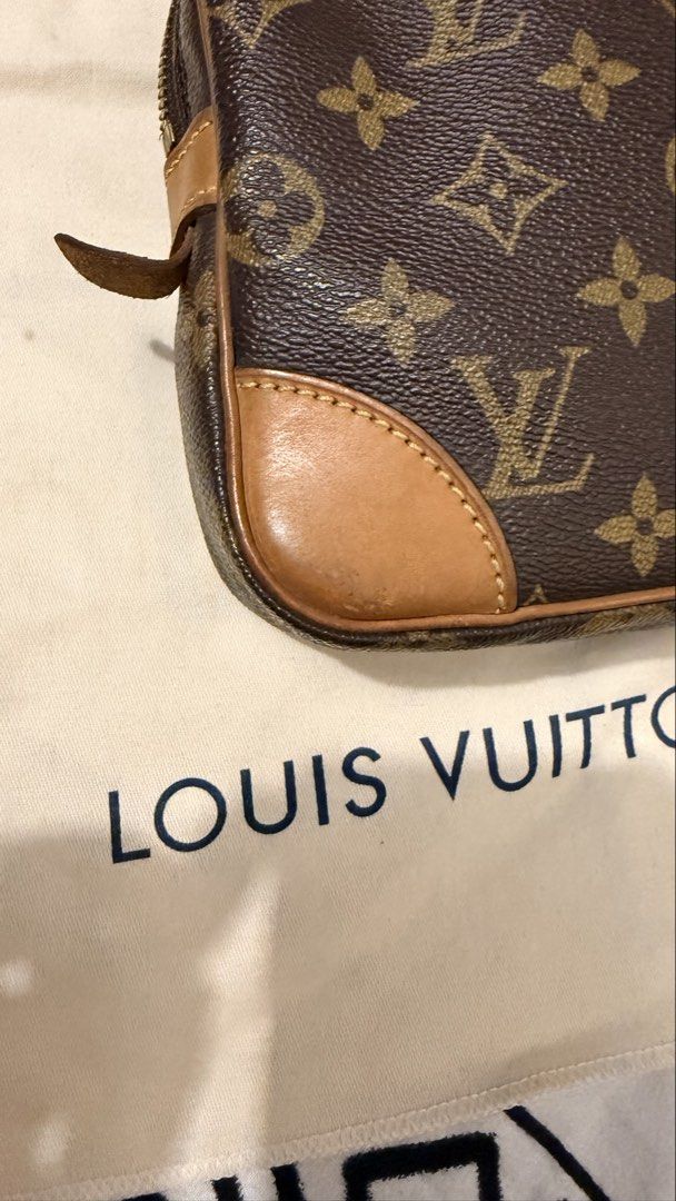 Lv dragonne clutch bag (Category: Luxury Bags & Wallets) located in Angeles City. Submitted by luxuresbagsandaccessories (Listing ID 1460899864, Image 3). Description: Vibrant canvas Provided dustbag Onhand Open for layaway.