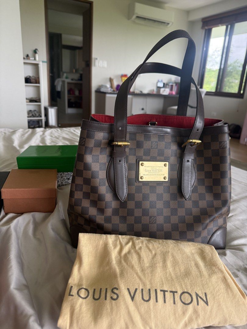 LV Hampstead MM (Category: Luxury Bags & Wallets) located in Calamba. Submitted by mom2girls (Listing ID 1460762122, Image 1). Description: VERY sturdy and decent bag. Sobrang tibay niya, pwede ipang-hampas. I never get nervous over-stuffing this bag kasi ang kapal and tibay ng shoulder straps, unlike the neverfull na you will always have to check kung bibigay ang straps kasi ang delicate. Shipping via LBC only. SF c/o Buyer..
