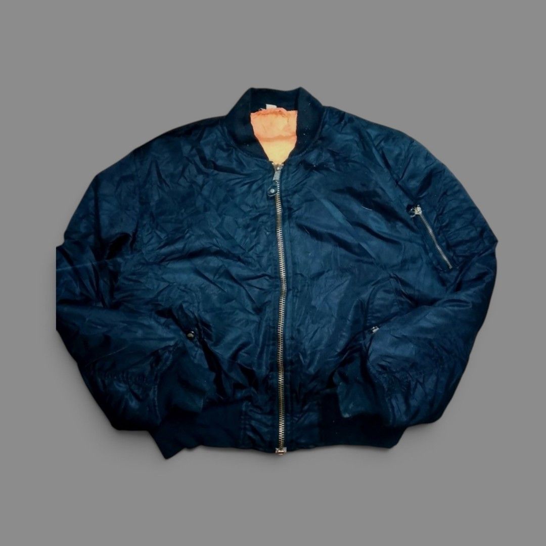 MA-1 Intermediate Flyer's Bomber Jacket (Category: Activewear) located in Manila. Submitted by gentlestone1998 (Listing ID 1460822153, Image 2). Description: MA-1 Intermediate Flyer's Bomber Jacket Reversible Size Large Excellent condition minor paint chips on button Direct message to purchas📨.