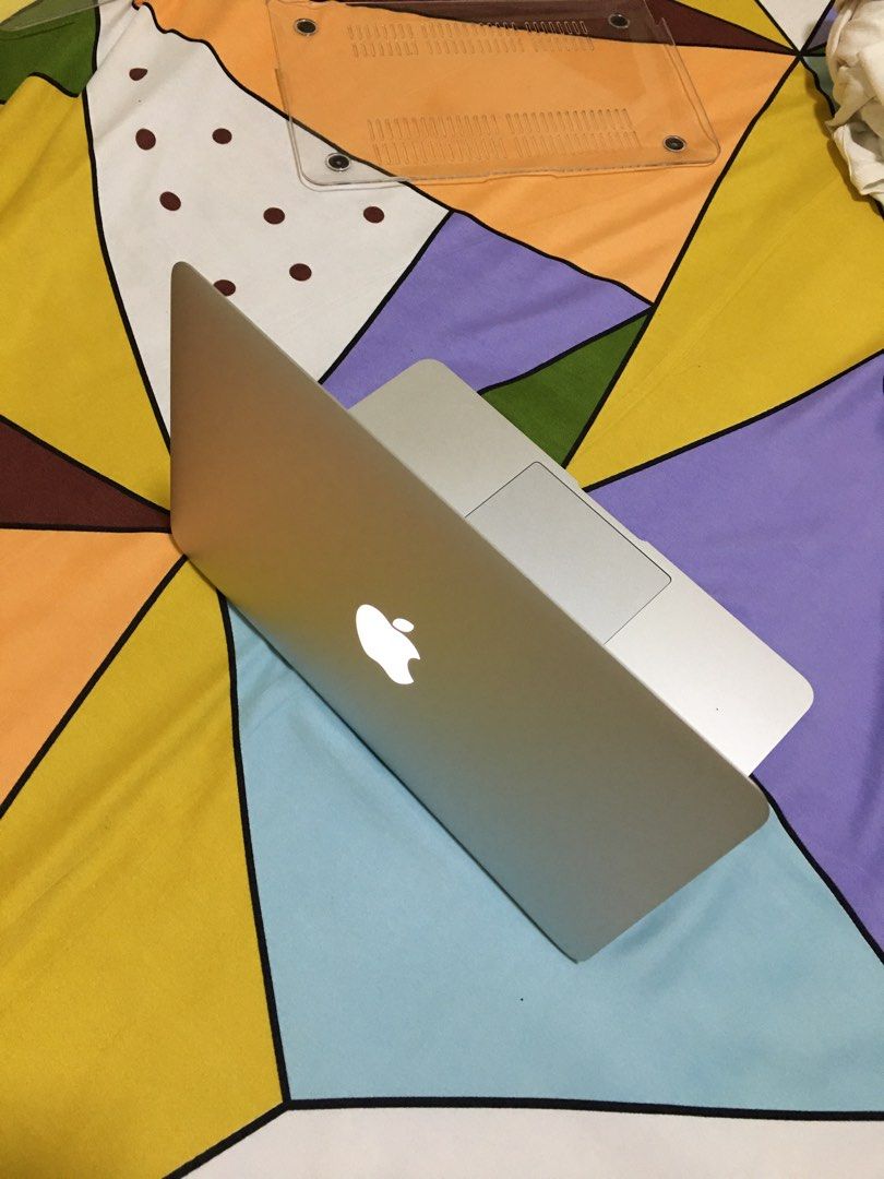 MacBook Air 11” (early 2014) (Category: Laptops & Notebooks) located in Quezon City. Submitted by juan.oz_thrift (Listing ID 1460811287, Image 2). Description: macOS BigSur 4GB RAM 256 SSD Normal battery health 615 cycle count Original charger included No issue ❌ DM for more details.