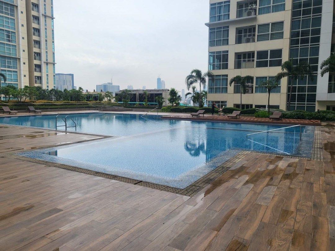MADISON PARK WEST (Category: Apartments & Condos) located in Manila. Submitted by ptrckrvr__ (Listing ID 1460735085, Image 2). Description: 🔥FOR SALE in BGC🔥 🏡Property: Madison Park West ✔️Location: 7th Avenue corner 36th Streets BGC ✔️Architect: Federal Land ✔️Type: 3 Bedrooms + 2 Bathrooms + one toilet for the helper + 2 Balcony + 1 Parking lot ✔️Area: 100sqm ✔️Floor: 36th ✔️Price : 30 Mil (Negotiable) ✔️Title: Clean 🎈Viewing by Appointment