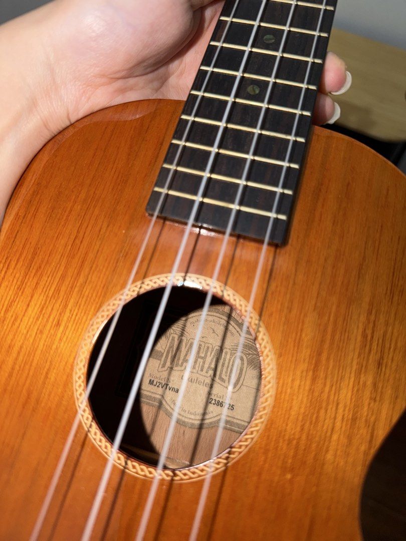 Mahalo Ukulele (Category: Musical Instruments) located in Santa Maria. Submitted by genebryle27 (Listing ID 1460876583, Image 1). Description: Model: MJ2VTvna Brand: Mahalo Ukulele with electric tuner Sobrang kinis Issue: Minor crack on the electric tuner’s battery compartment housing, but it does not affect functionality or performance. RFS: di nagagamit Location: Santa Maria Bulacan LALAMOVE , JNT , meetup near PH ARENA .
