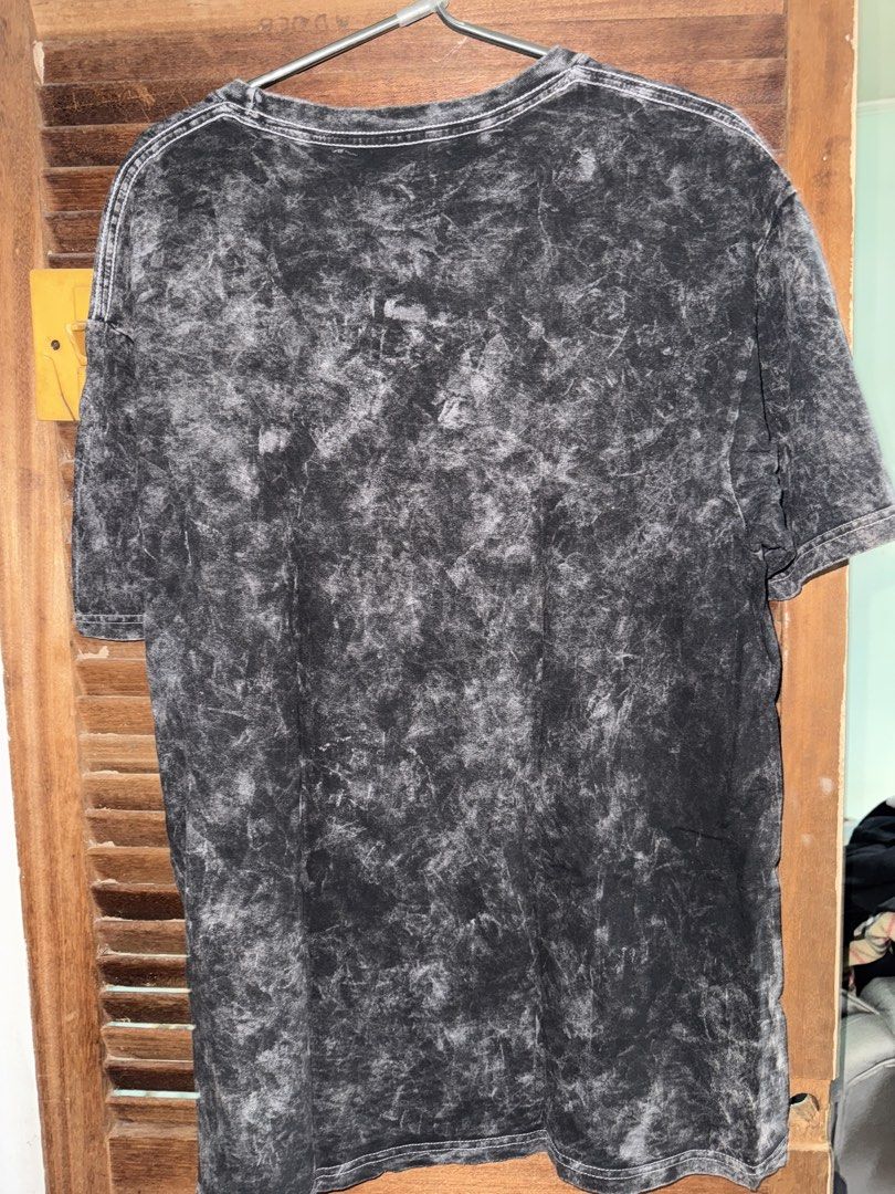 Malcom X shirt (Category: Tshirts & Polo Shirts ) located in San Pedro. Submitted by vennizventura (Listing ID 1460765970, Image 2). Description: No flaws Please note: Color may slightly vary in photos due to lighting. 😊.