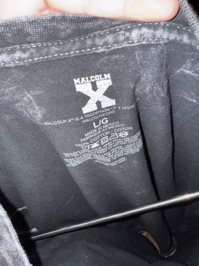 Malcom X shirt (Category: Tshirts & Polo Shirts ) located in San Pedro. Submitted by vennizventura (Listing ID 1460765970, Image 3). Description: No flaws Please note: Color may slightly vary in photos due to lighting. 😊.