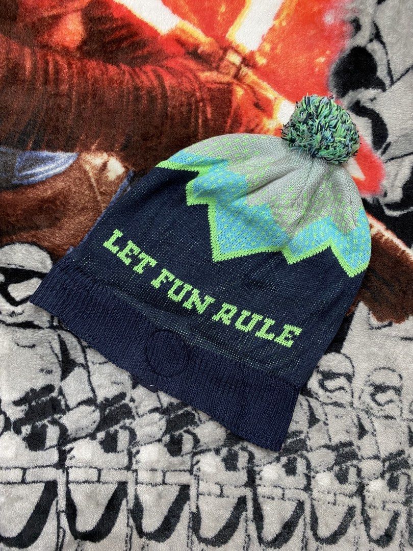 Mammoth Mountain California , Beanie hat (Category: Beanies) located in Cavite. Submitted by jc_thrift95 (Listing ID 1460798198, Image 3). Description: - This is an official Mammoth Mountain California knit beanie featuring a navy blue base and a grey-and-turquoise geometric pattern topped with a multi-colored pom-pom. - Color rate 9/10 - See details picture for dimes..