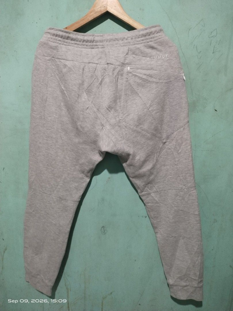 MAMMUT HEATHER GRAY JOGGER PANTS (Category: Joggers) located in Iloilo. Submitted by sydline20 (Listing ID 1460860556, Image 2). Description: WAIST: 34-38 LENGTH 39 CR/COND: 9. 5/10 or better EXCELLENT CONDITION ISSUE: NONE PLS NOTE: ALL ITEMS ARE THRIFTED SOME OF THEM NEEDS WASH PLS MANAGE YOUR EXPECTATIONS COLOR MAY VARY DUE TO LIGHTING WHEN CAPTURED ON CAM. MODE OF PAYMENT: GCASH/GOTYME NO COD!! ILOILO CTY LOCATION.