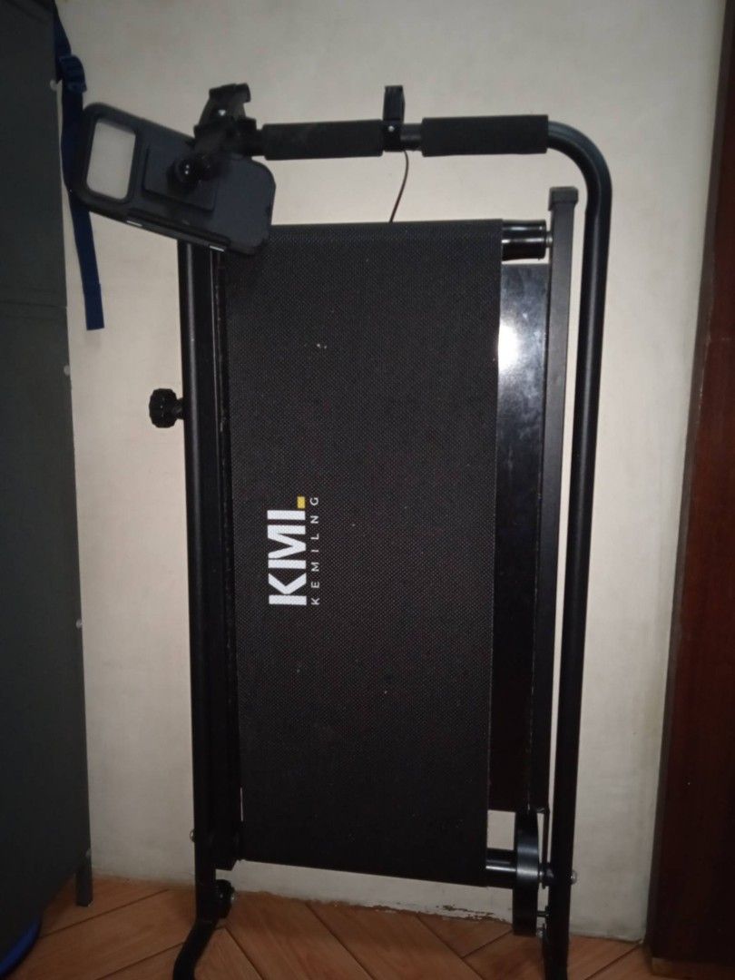 Manual treadmill.no.damage slightly used (Category: Cardio & Fitness Machines) located in Manila. Submitted by guyabano (Listing ID 1460728838, Image 3). Description: manual treadmill slightly used need LNG Ng electric Kasi tamad anak KO manual.