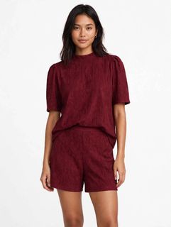 (Category: ) located in . Submitted by outfitloop (Listing ID 1460764872, Image 1). Description: .