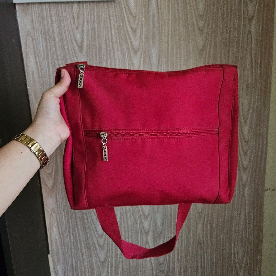 Maxx New York Red Solid Shoulder Bag Zip Closure Adjustable Strap (Category: Cross-body Bags) located in Digos. Submitted by marianfinds (Listing ID 1460787941, Image 1). Description: (may minimal issue lang makita sa pic need deep cleaning din)Authentic/preloved item. Actual photos posted. Please check all photos and details carefully before purchasing. Minor signs of use may be present. 📌Please manage your expectations this is not brandnew Wal