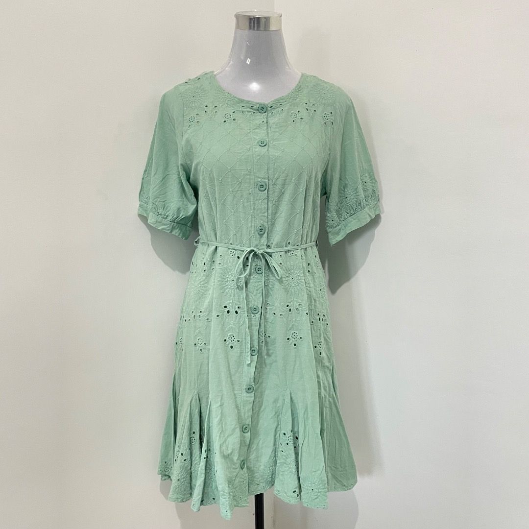 Medium Eyelet Mint Green Dress (Category: Dresses) located in Bacolor. Submitted by chicn_classy (Listing ID 1460716745, Image 2). Description: .