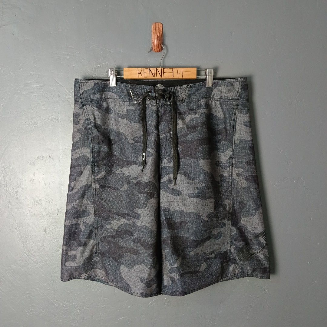 Men's - Oakley (Category: Shorts) located in Bacolod City. Submitted by drop.ph (Listing ID 1460803831, Image 1). Description: Oakley - Board Shorts Authentic *Fits 36, Length - 21.5 *Excellent *No Flaws *Price: 880php *Add SF if outside Bacolod City.