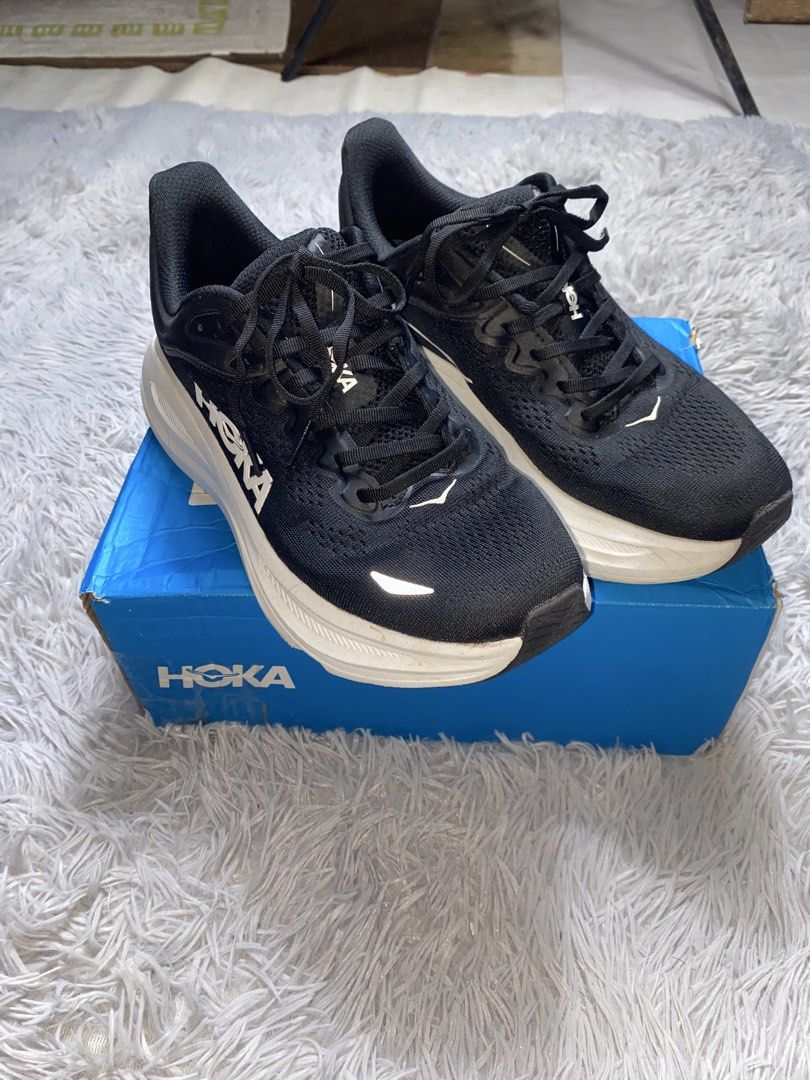Men's HOKA Bondi 9 | Black White (Category: Sneakers) located in Sibulan. Submitted by hunt_mafia (Listing ID 1460724760, Image 2). Description: Men’s HOKA Bondi 9 | Black White | Size USA 9.5D l UK 9 l EU 43 1/3 l JPN 27.5 Excellent condition Used but not abuse No issue Price:2k+sf Perfect forrunners, walkers, and anyone who values comfort, the HOKA Bondi 9 is built to go the distance while keeping your feet happy. THESE ARE EXTRA WIDE (4E) SIZE