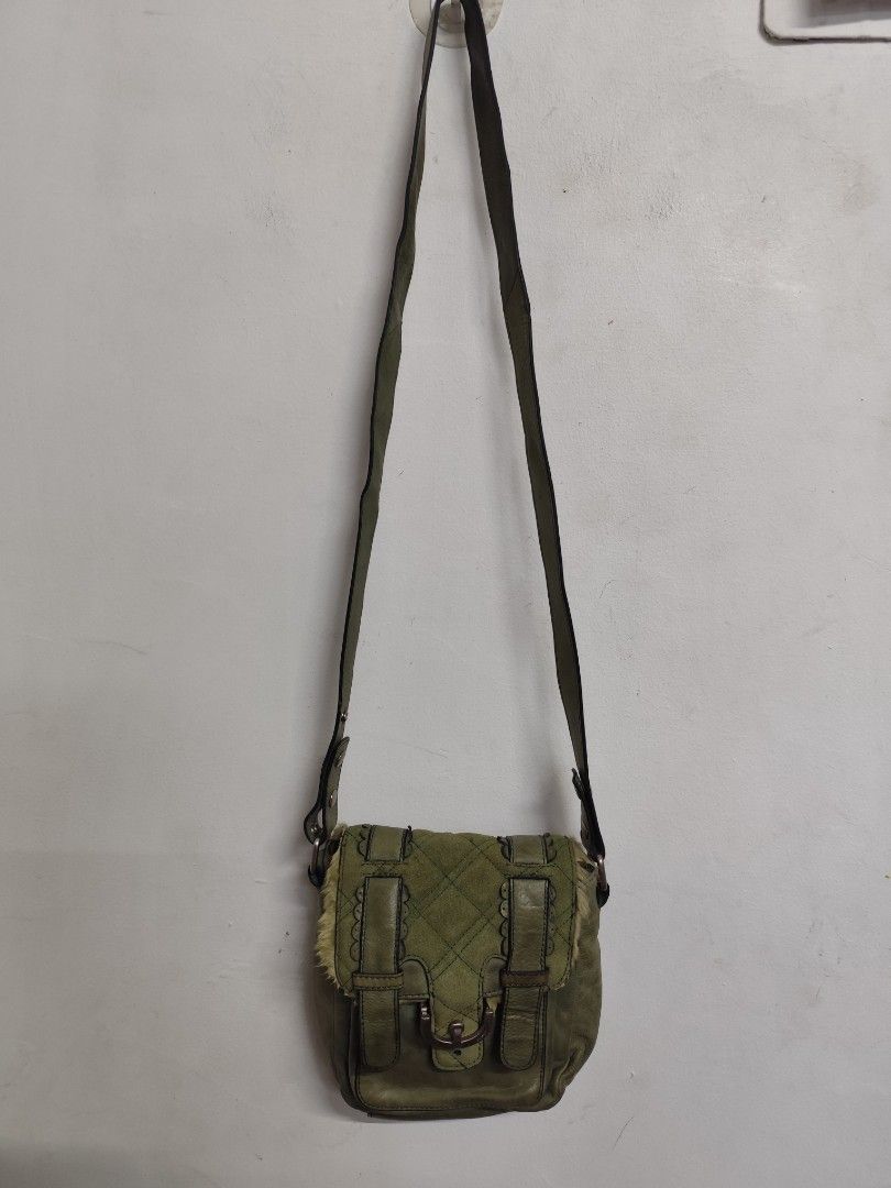 Mimco Crossbody Genuine Leather Bag (Category: Cross-body Bags) located in Compostela. Submitted by fashiondeamar (Listing ID 1460817656, Image 2). Description: Here are the details and estimated market information for the bag shown in the images: ​Item Overview ​Brand: MIMCO (an Australian contemporary accessories brand known for premium leather goods, established in Melbourne). ​Style/Type: Vintage/Y2K-era leather and suede crossbody/shoulder b