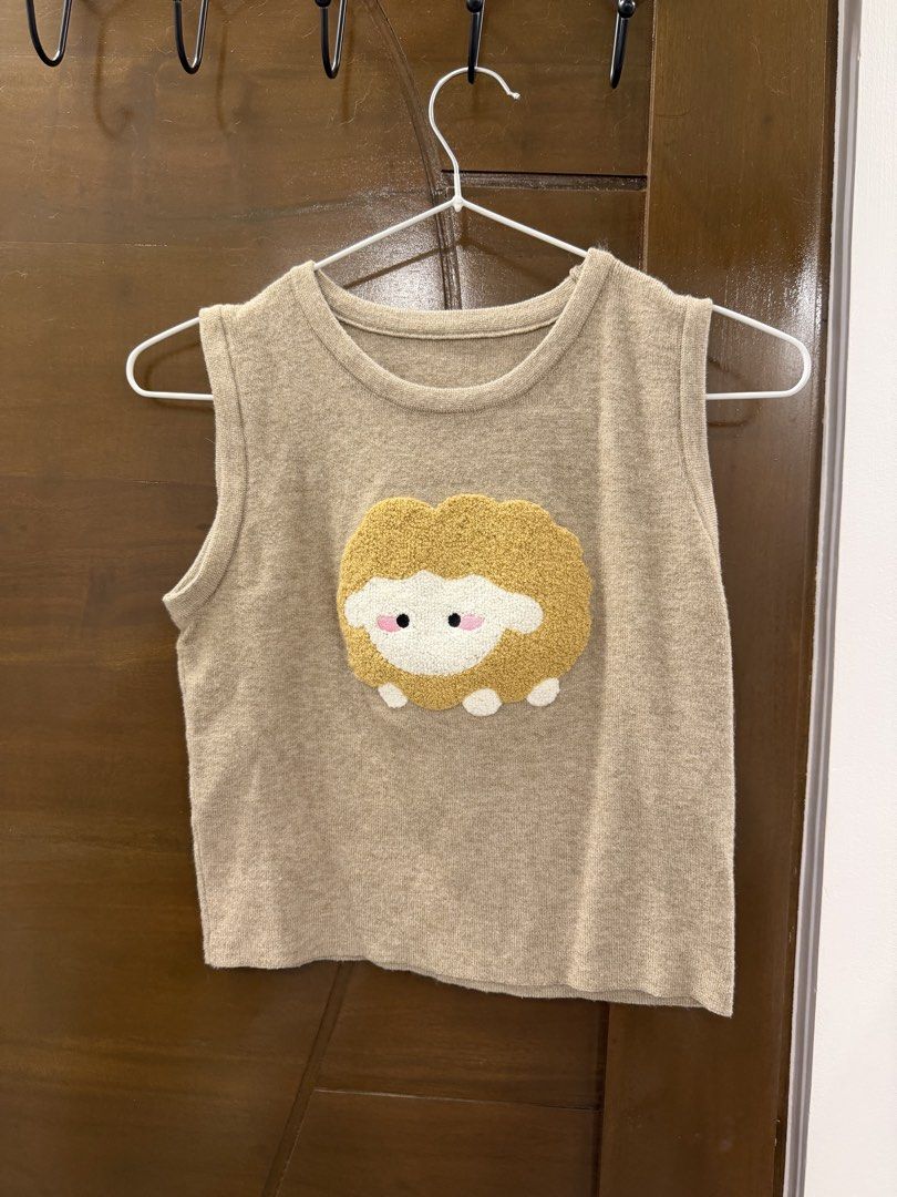 Mini cropped top (Category: Others Tops) located in Las Pinas. Submitted by felicianoh40332 (Listing ID 1460823402, Image 1). Description: .