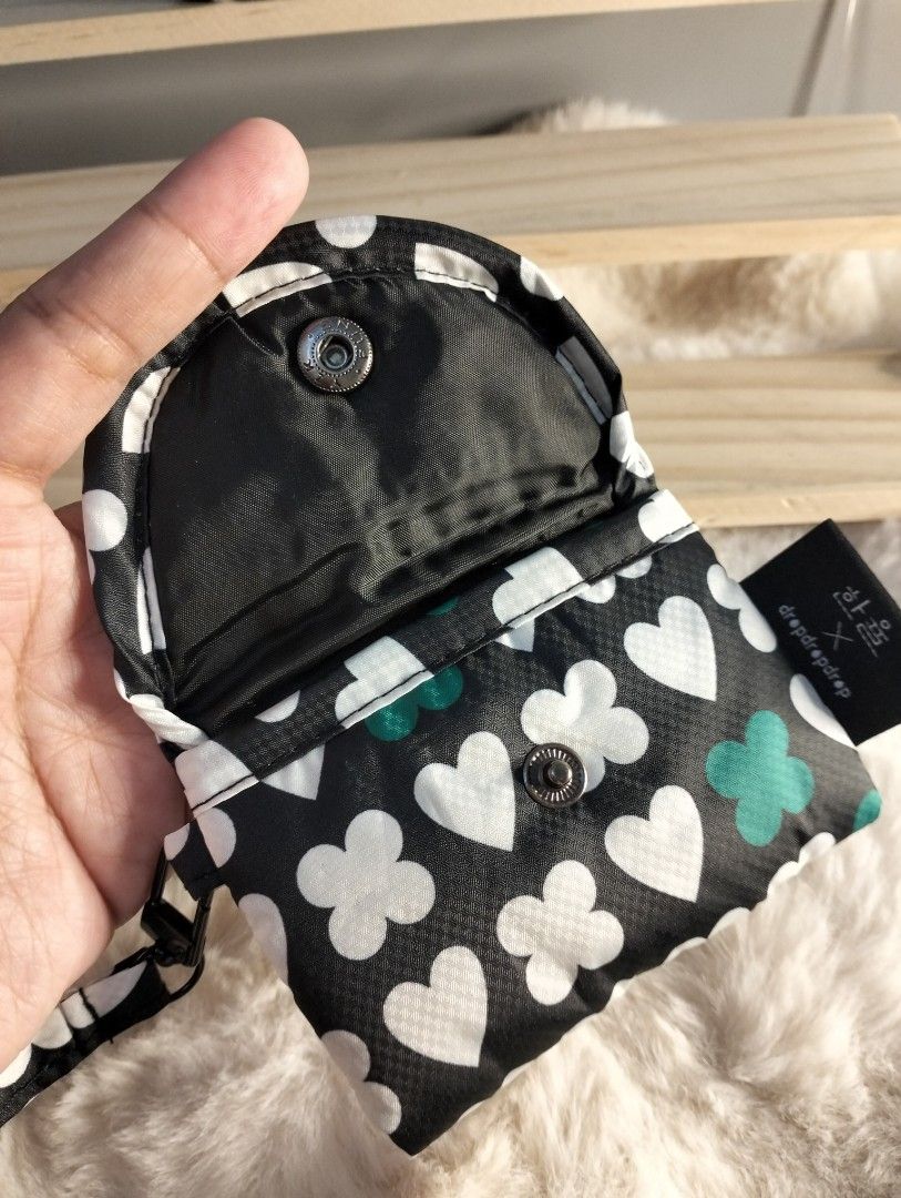 Mini pouch drop drop korean brand (Category: Purses & Pouches) located in Manila. Submitted by alayassulittipidfinds (Listing ID 1460860202, Image 2). Description: .