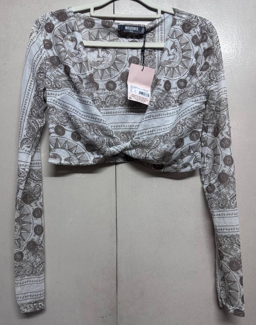 Missguided - Mesh Crop Top (Category: Others Tops) located in San Juan City. Submitted by closet_cleanse16 (Listing ID 1460860036, Image 2). Description: .