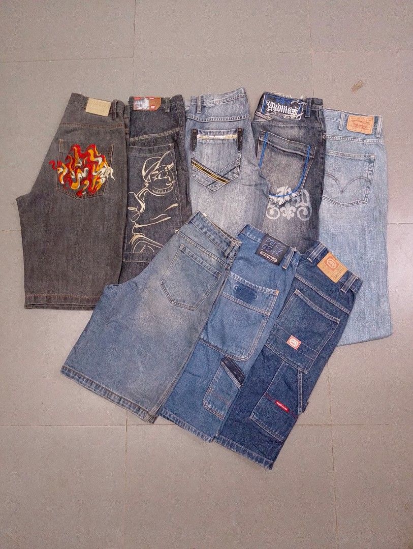 Mix Y2K buttom Jeans for men (Category: Jeans) located in Manila. Submitted by ghale_randomfindz (Listing ID 1460889558, Image 1). Description: pm for more details.