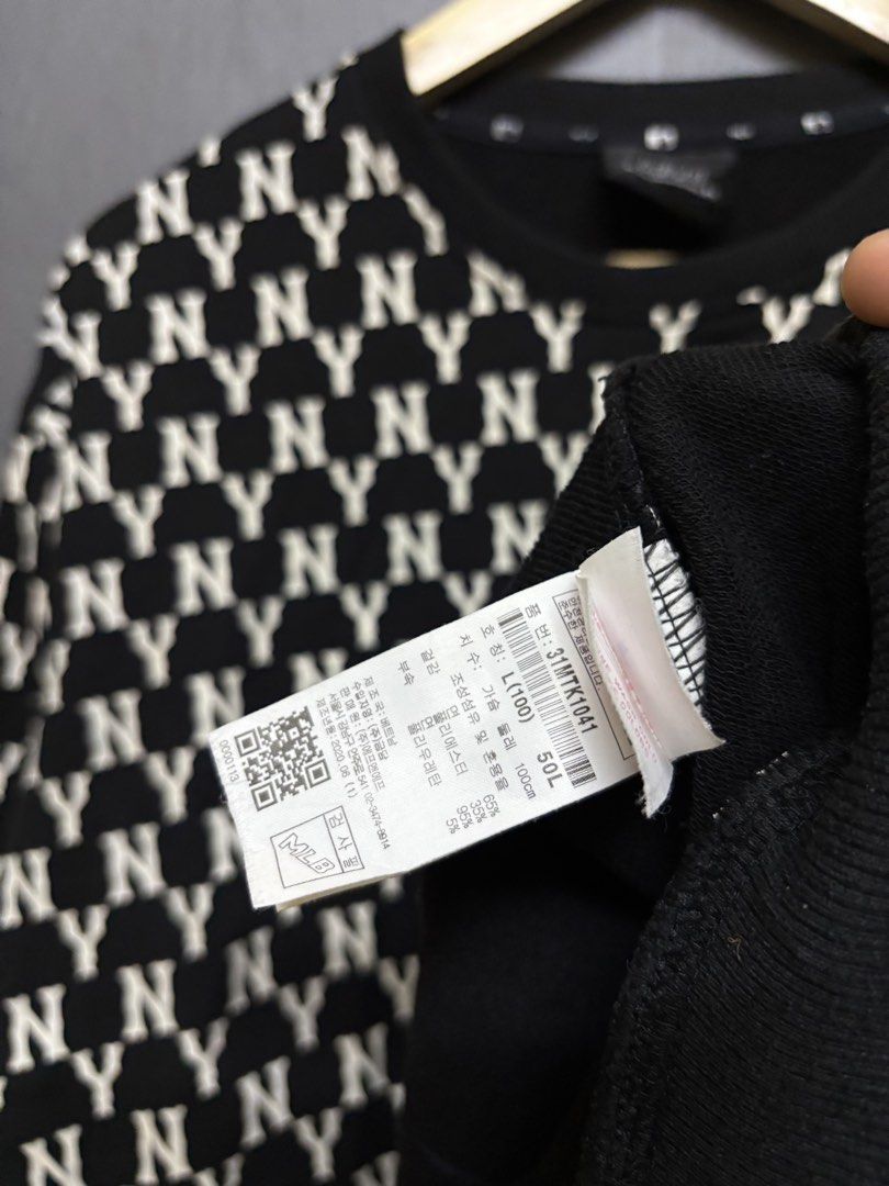 MLB AOP (Category: Coats, Jackets and Outerwear) located in Cavite. Submitted by staythrifted.23 (Listing ID 1460813081, Image 3). Description: Size : Medium on 🏷️ Large to XL Best fit ( via dimes ) Dimes : L 26 W 23 Sleeve length 24.5 Condition : Like new Color rate : 10/10 Washed and ready to wear Issue : None Loc. Cavite We ship nationwide Payment first .