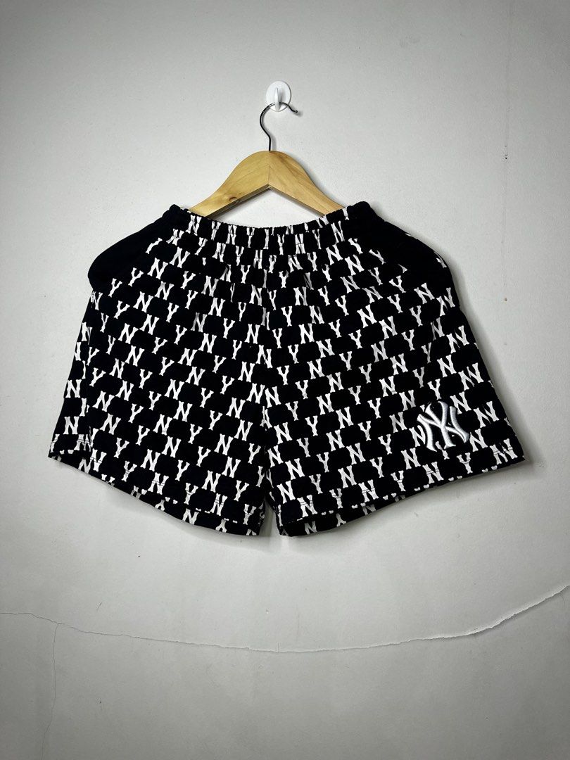 MLB NY AOP (Category: Shorts) located in Molave. Submitted by thriftmate13 (Listing ID 1460781282, Image 1). Description: .