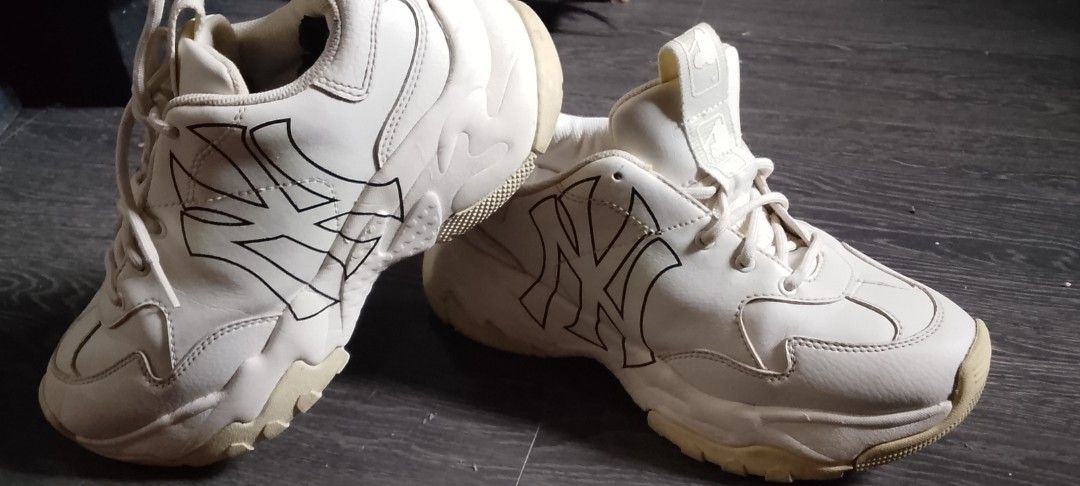 MLB unisex (Category: Dress Shoes) located in Bulacan. Submitted by changchang31 (Listing ID 1460768580, Image 2). Description: .