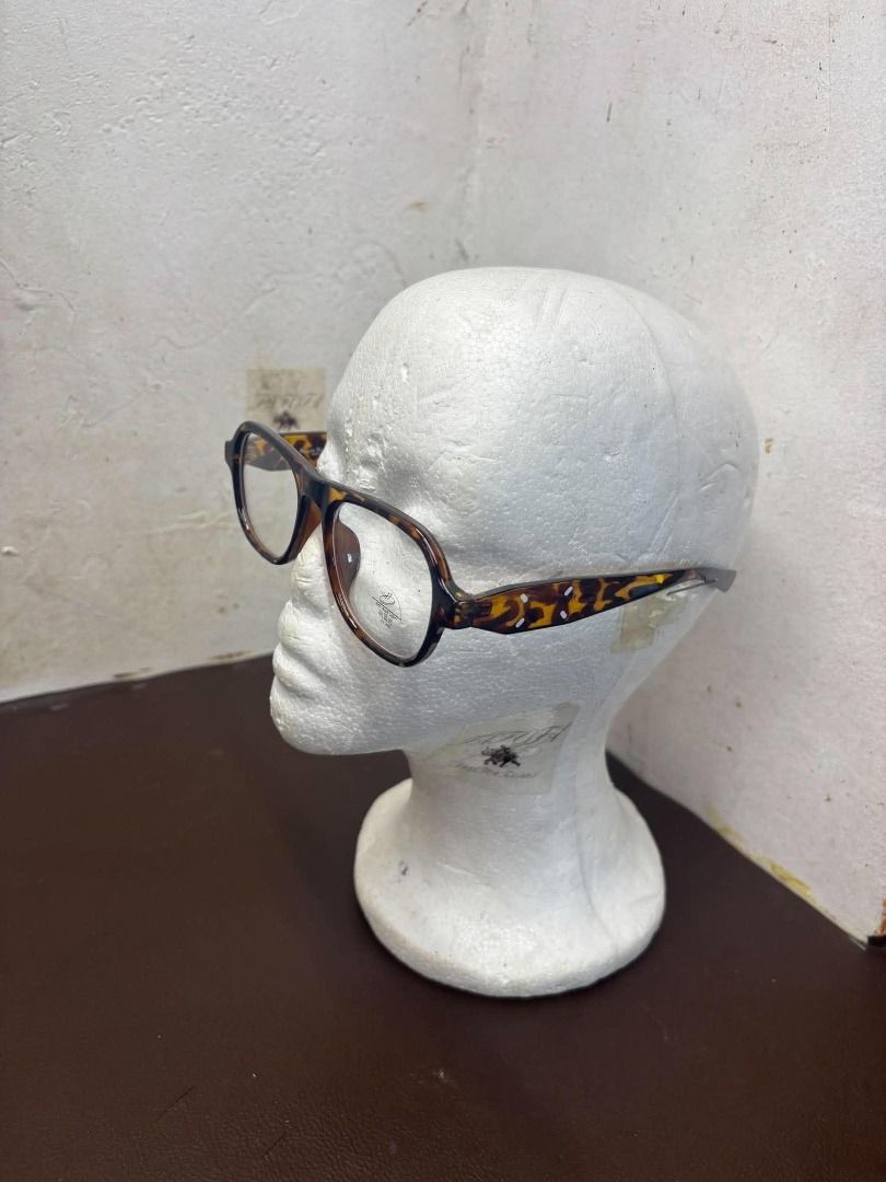 MM X Gentle Monster MM113 (Category: Packaged & Instant Food) located in Bacoor. Submitted by fafofa (Listing ID 1460850981, Image 2). Description: The Maison Margiela x Gentle Monster collaboration presents the eyewear brand's original designs incorporating threaded details of the Maison’s signature four stitches on the temple; the opposite of a label. Showcasing the brands' shared belief in experimental craftsmanship, the MM113 oversized glasse