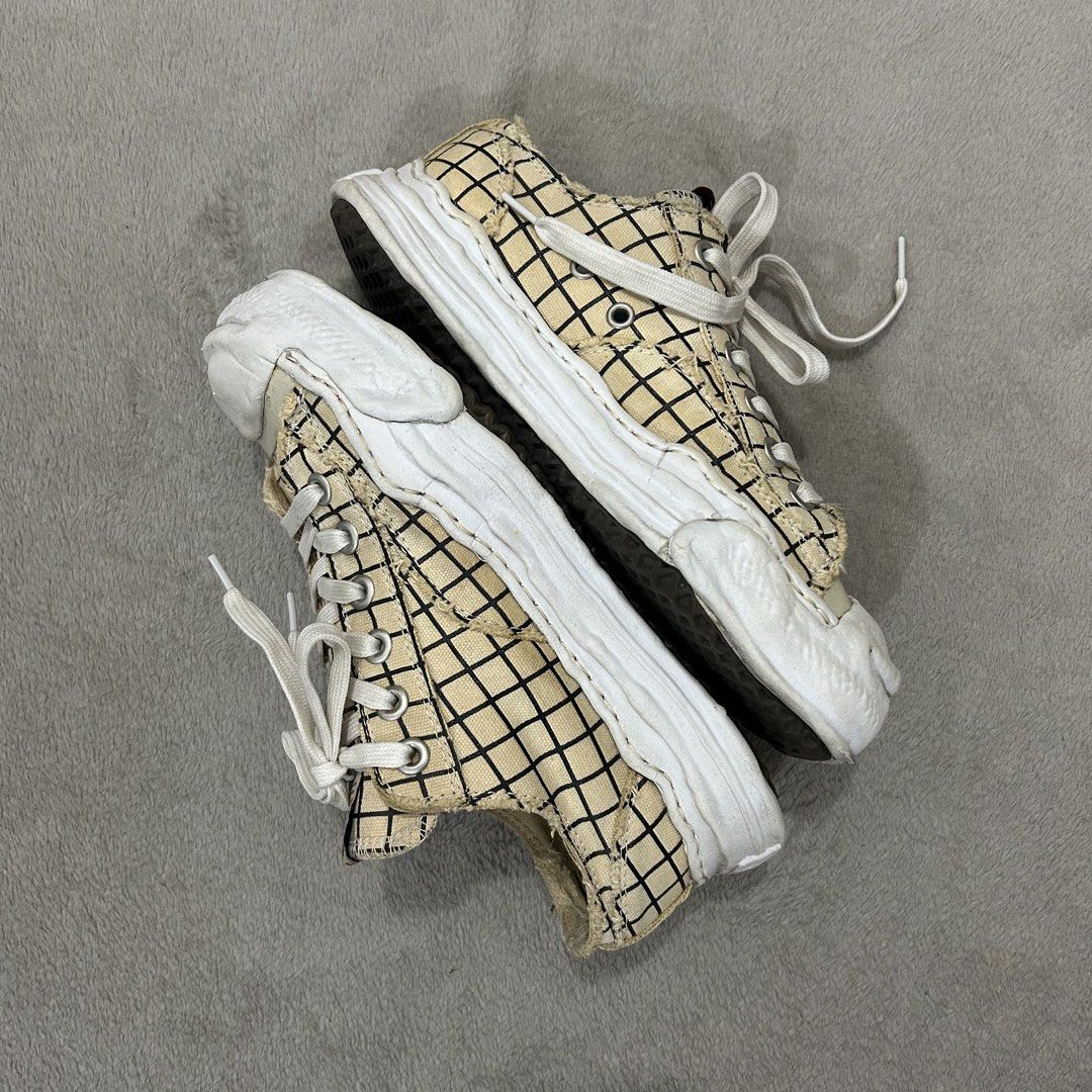 mmy hank (Category: Sneakers) located in Zamboanga. Submitted by sapananga (Listing ID 1460721363, Image 3). Description: mmy maison mihara yasuhiro hank pattern design size 39 25cm insole details are posted .