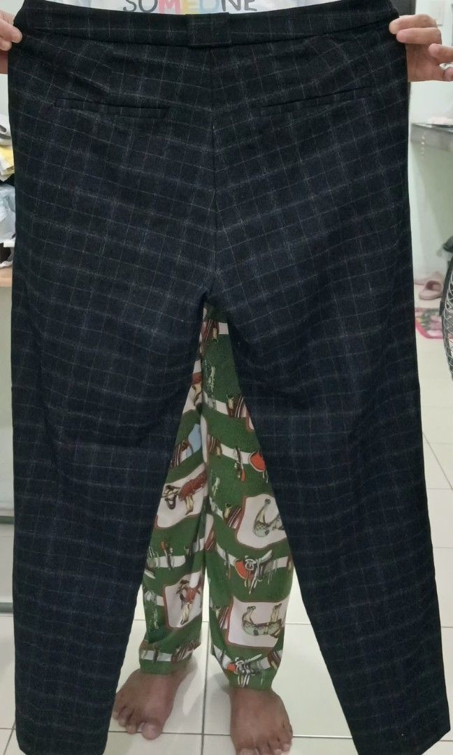 MNG Checked Trousers (Category: Other Bottoms) located in Mandaluyong City. Submitted by gantan.tree (Listing ID 1460902537, Image 2). Description: Mango checked trousers -Color: dark gray - Classic straight leg cut - Comfortable for everyday wear - Versatile: perfect for work or casual outings - Easy to pair with various tops MOP: cash/bank transfer/Gcash (# under About).