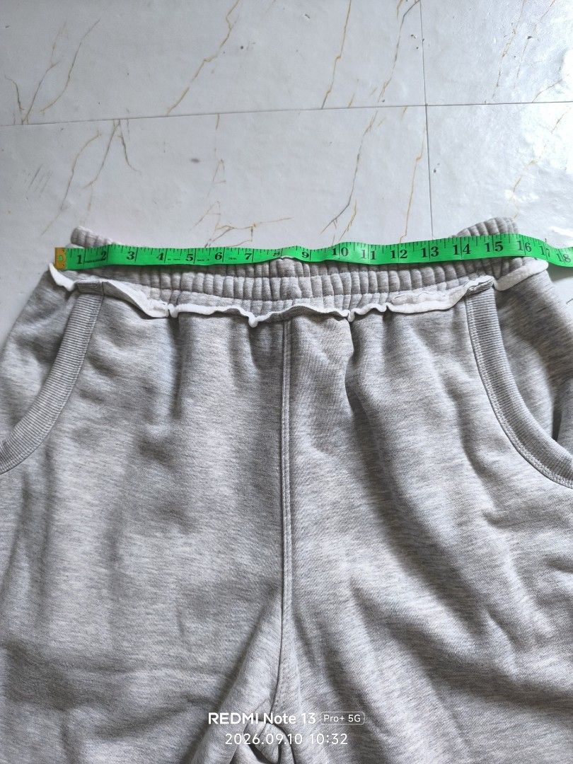 MNL sweatpants Baggy (Category: Trousers) located in Maragondon. Submitted by jayharvey66 (Listing ID 1460735426, Image 1). Description: .