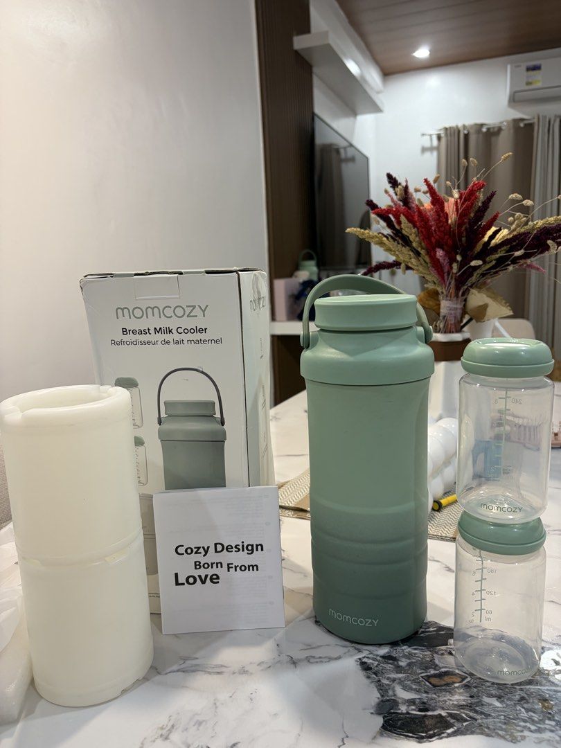 Momcozy breastmilk cooler (Category: Breastfeeding & Bottle Feeding) located in Manila. Submitted by jasarrieta (Listing ID 1460814831, Image 3). Description: Momcozy breastmilk cooler 1.8k fixed non nego.