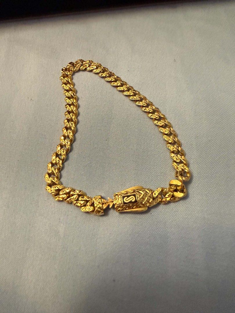 MONACO Chain Bracelet 18k (Category: Bracelets) located in Antipolo. Submitted by redwatchmnl (Listing ID 1460873460, Image 2). Description: Original Bought On May 2026(4mosOld) 6.1 grams 5mm 6.8inches to 7inches wrist size With Box and Ccard.