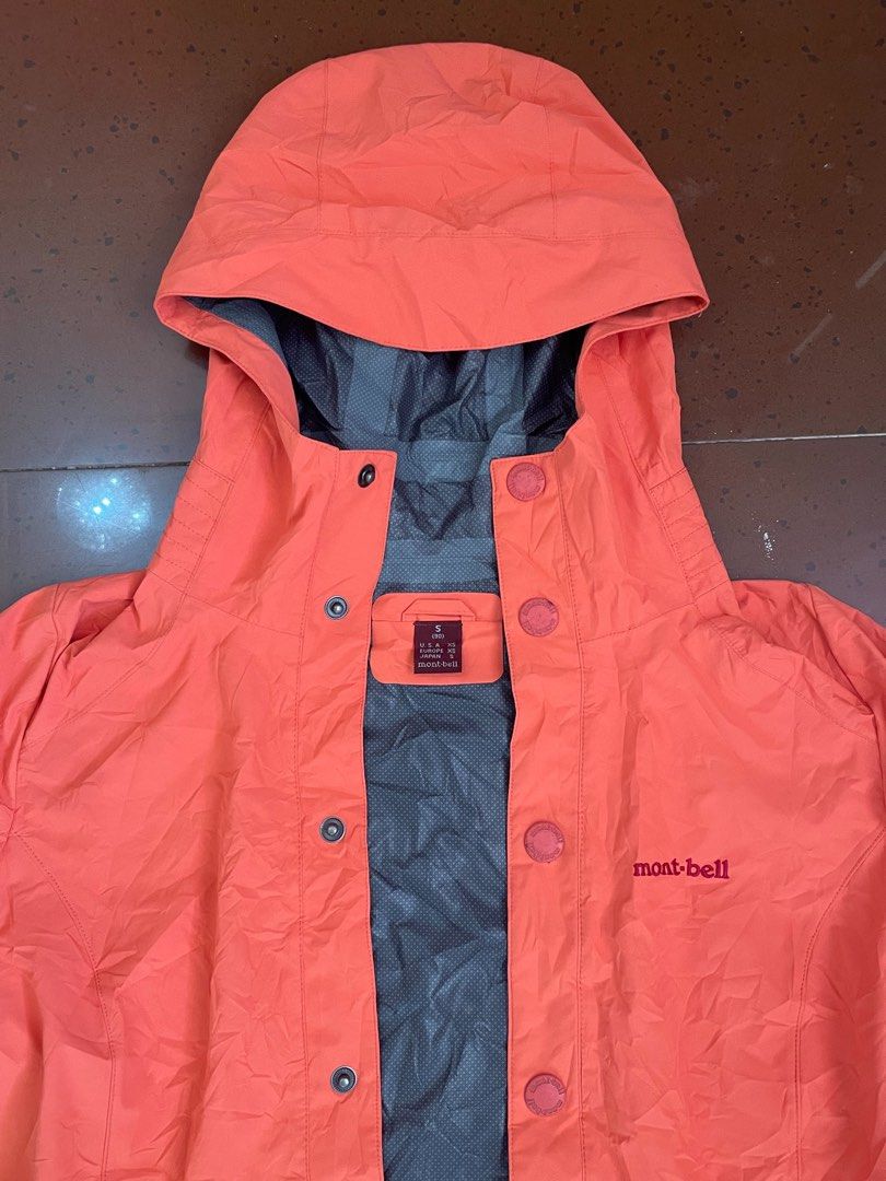 MONTBELL WINDBREAKER FOR WOMENS (Category: Coats, Jackets and Outerwear) located in Sagbayan (Borja). Submitted by cocolemonade12 (Listing ID 1460800995, Image 3). Description: -Authentic -asnew -excellent condition -waterproof .