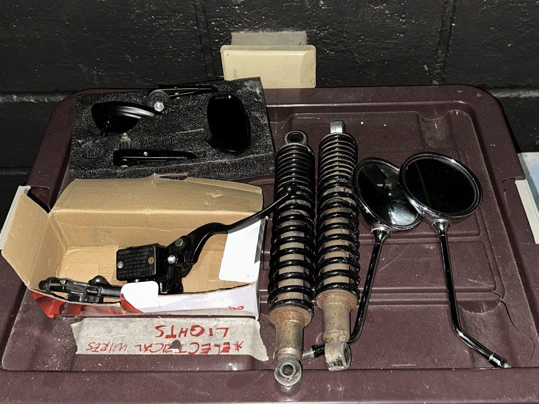 Motorcycle Parts Out (Category: Other Motorcycles Parts and Accessories) located in San Mateo. Submitted by enzost (Listing ID 1460890905, Image 1). Description: -Owens rear shock absorbers(500) -stock RC250 side mirrors(200) -aftermarket color black bar end side mirrors(300) -stock Keeway CR152 brake and clutch lever (300) P1200 take all.