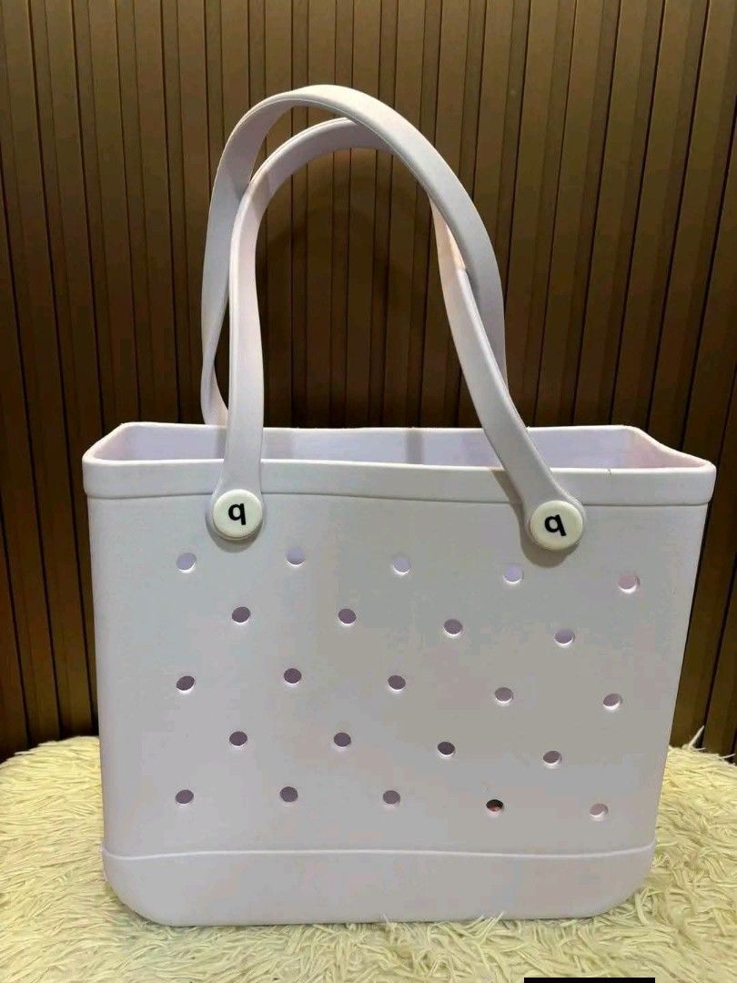 MULTI PURPOSE RUBBER BAGS (Category: Tote Bags) located in Baguio. Submitted by ellromavariety (Listing ID 1460902876, Image 3). Description: MULTIPURPOSE BAG ✅Durable ✅Waterproof ✅Super easy to clean Colors available: 🖤 Classic Black 🩷 Soft Pink 💛 Pastel Yellow 🤍 Clean White 📩 DM us to order yours today! Limited stocks only! 🛍️ DA: Baguio City/ La Trinidad 📍Open for shipping via JNT courier payment first w/ sf 📌 Credits to the rightful o
