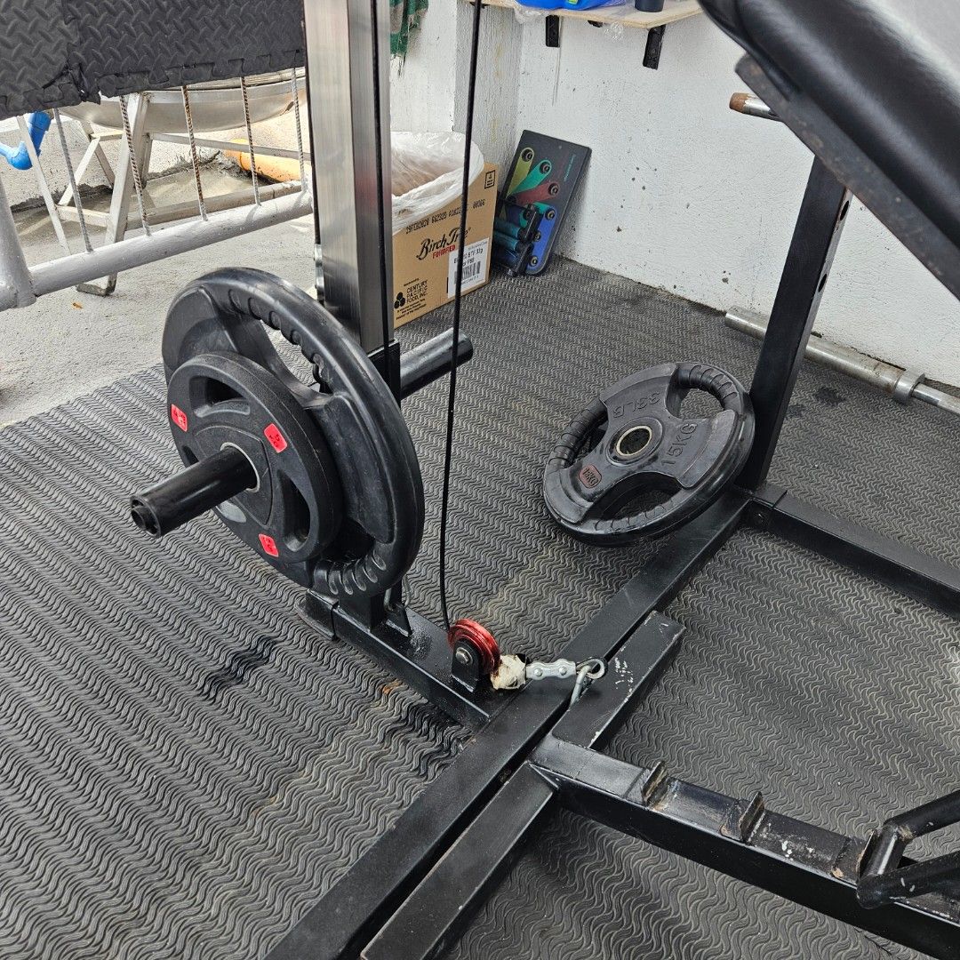 Multifunctional Power Cage Home Gym System (Category: Other Sports Equipment and Supplies) located in Quezon City. Submitted by freeforceg91049 (Listing ID 1460805867, Image 3). Description: Multifunctional Power Cage Home Gym System In good condition Inclusion: free 15kg plate pair, lahat ng nasa pic na accessories 55k nabili Pm for more details! Negotiable sa sure buyer! 📍Fishport Taytay, Rizal.