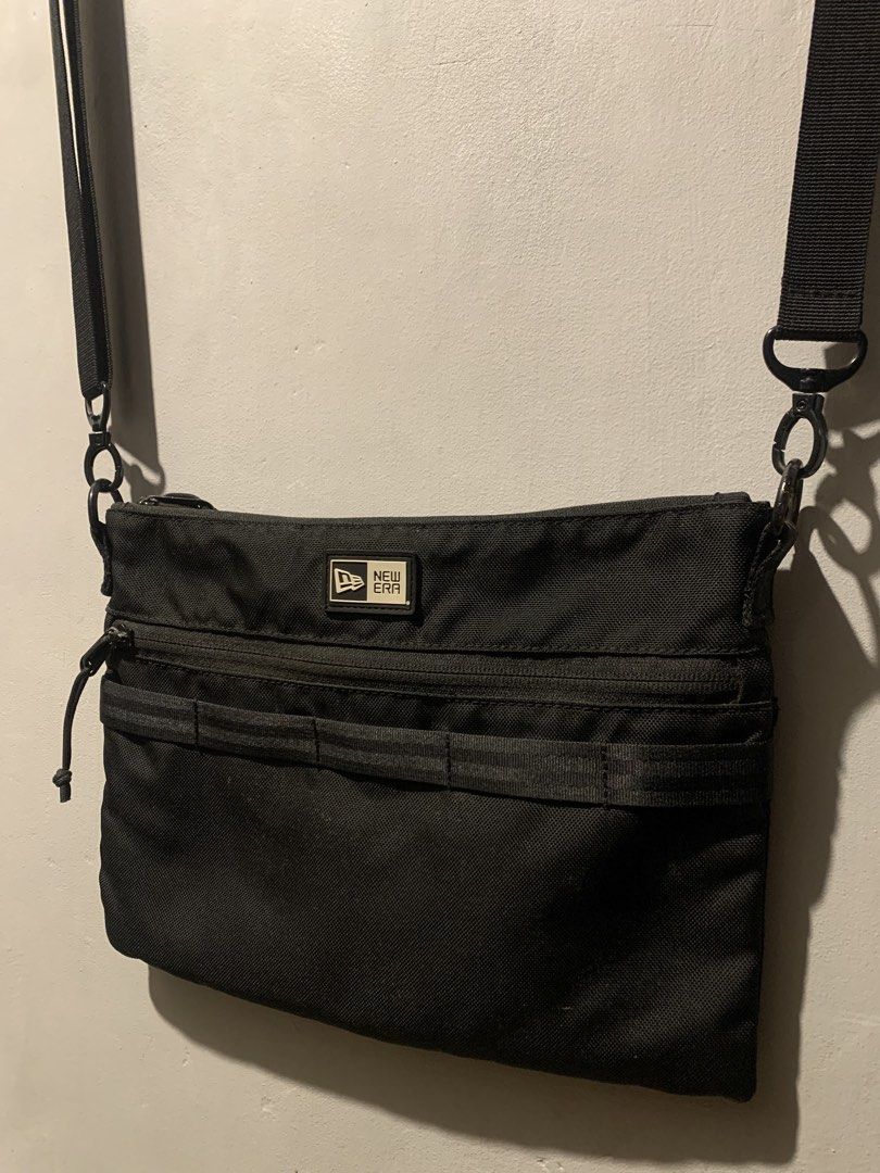 New Era Sling Bag (Category: Sling Bags) located in Manila. Submitted by y3.thrifts (Listing ID 1460779497, Image 2). Description: Authentic/Original sign of usage only nego .
