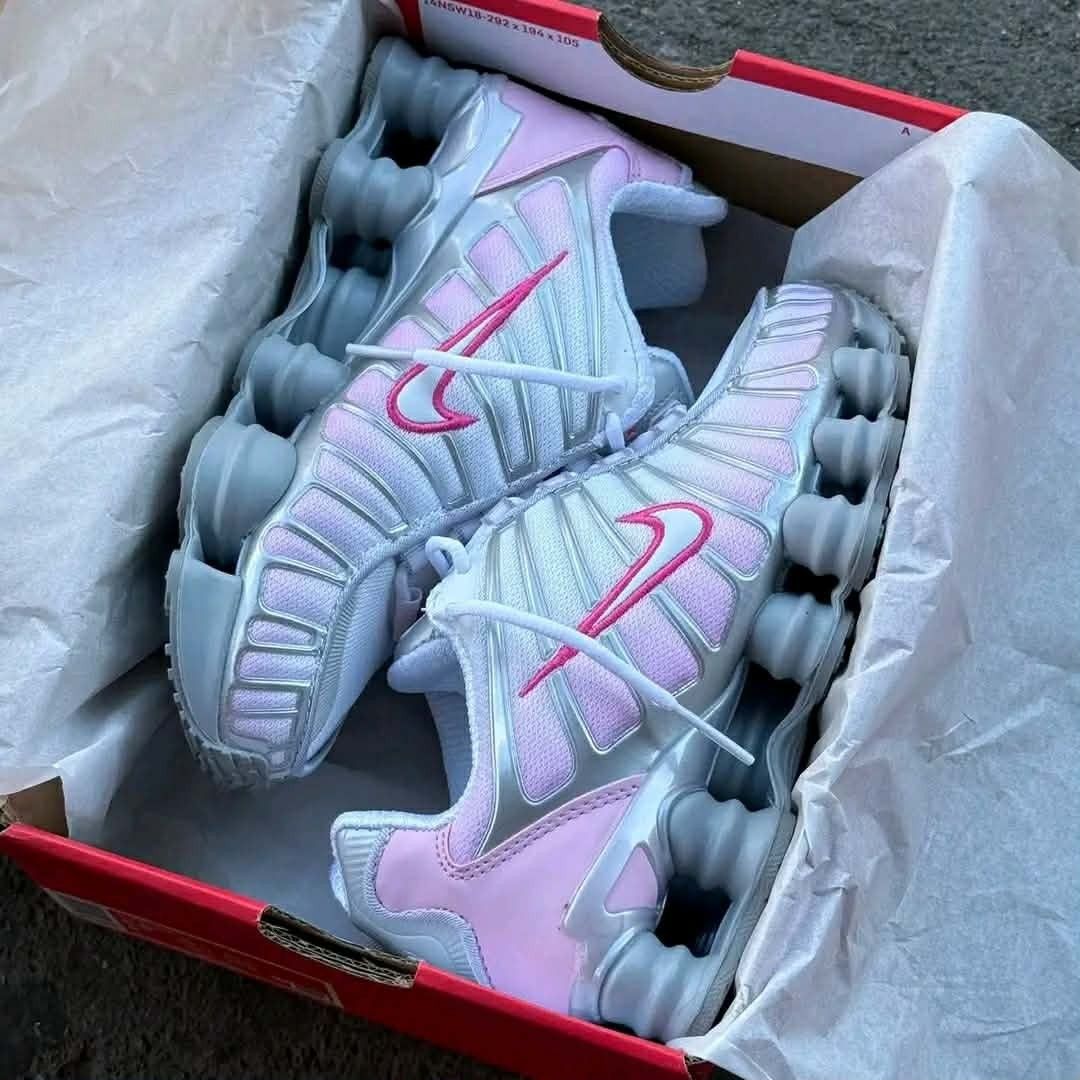 Nike Air max Shoxs TL 🥵 (Category: Sneakers) located in Manila. Submitted by josier_181 (Listing ID 1460730661, Image 1). Description: Pm for more details📩 I can provide Cash On Delivery or gcash payment along metro Manila some parts of Luzon other place like province cod or cop Via Lbc, J&t, Jr's. If that's not what's delivered Please return it to the rider. Thank you and Godbless 🙏🙏🙏🙏.