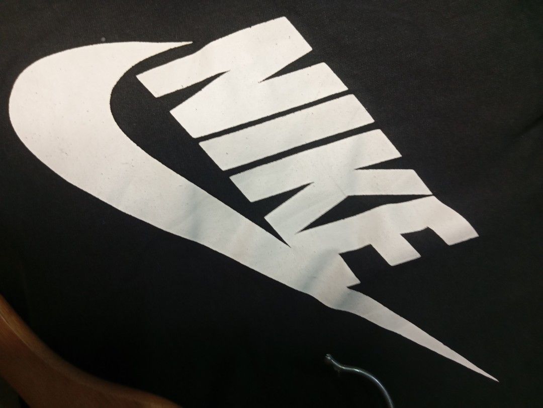 Nike Alumni Black Shorts (Category: Shorts) located in Quezon City. Submitted by ThriftsPaMore (Listing ID 1460766882, Image 2). Description: - Black Nike Alumni shorts - XLarge white swoosh logo 30-38*20, 11.5 Inseam - Adjustable drawstring waist - Two side pockets and 1 Back Pocket - Ideal for workouts or casual wear - Comfortable cotton blend material -9/10 or better Color Rate Issue: Scratch on Garter Location please check pic; tolerable Hair