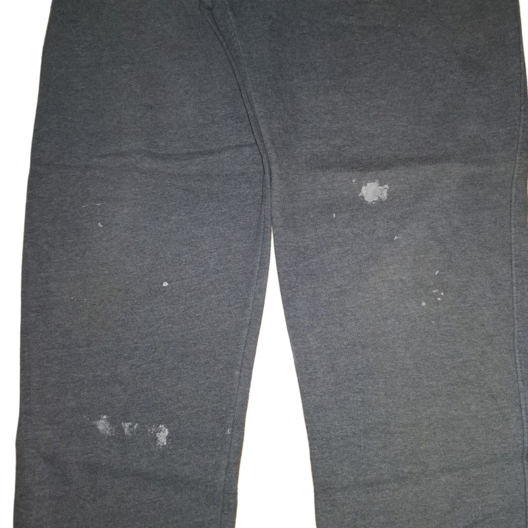Nike Basic Sweat Pants (Dark Gray, Small) L39 x W26-30 (Category: Joggers) located in General Mariano Alvarez. Submitted by hundred_lives (Listing ID 1460743703, Image 2). Description: Nike Basic Sweat Pants (Dark Gray, Small) L39 x W26-30 Authentic Original With Side & Back Pockets Unisex Fittings (for Men and Women) ‼️***Or Best Offer Wins***‼️ ‼️***Split Or As Pack***‼️ ‼️***Negotiable All Items***‼️ ‼️***What You See Is What You Get***‼️ Tags