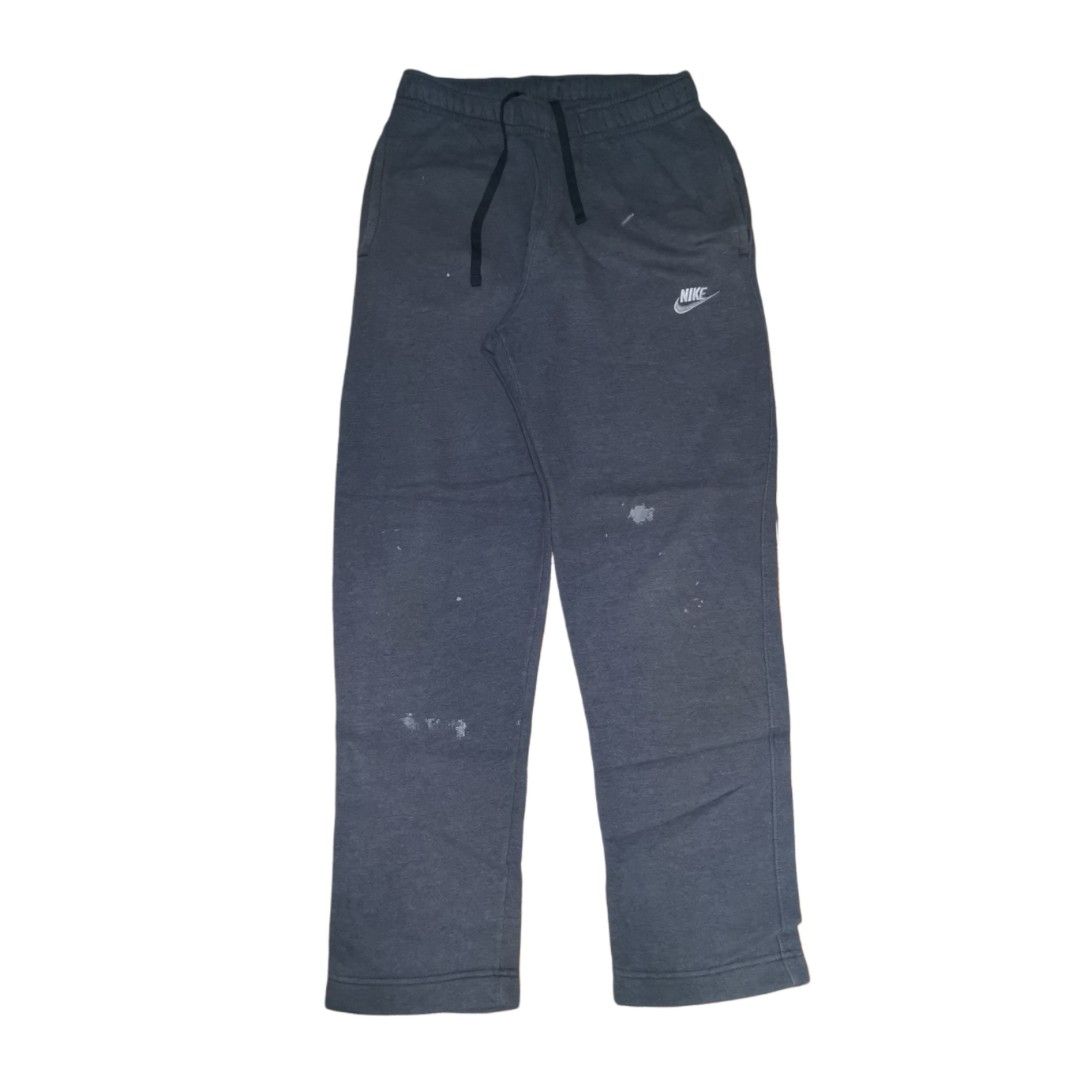 Nike Basic Sweat Pants (Dark Gray, Small) L39 x W26-30 (Category: Joggers) located in General Mariano Alvarez. Submitted by hundred_lives (Listing ID 1460743703, Image 1). Description: Nike Basic Sweat Pants (Dark Gray, Small) L39 x W26-30 Authentic Original With Side & Back Pockets Unisex Fittings (for Men and Women) ‼️***Or Best Offer Wins***‼️ ‼️***Split Or As Pack***‼️ ‼️***Negotiable All Items***‼️ ‼️***What You See Is What You Get***‼️ Tags