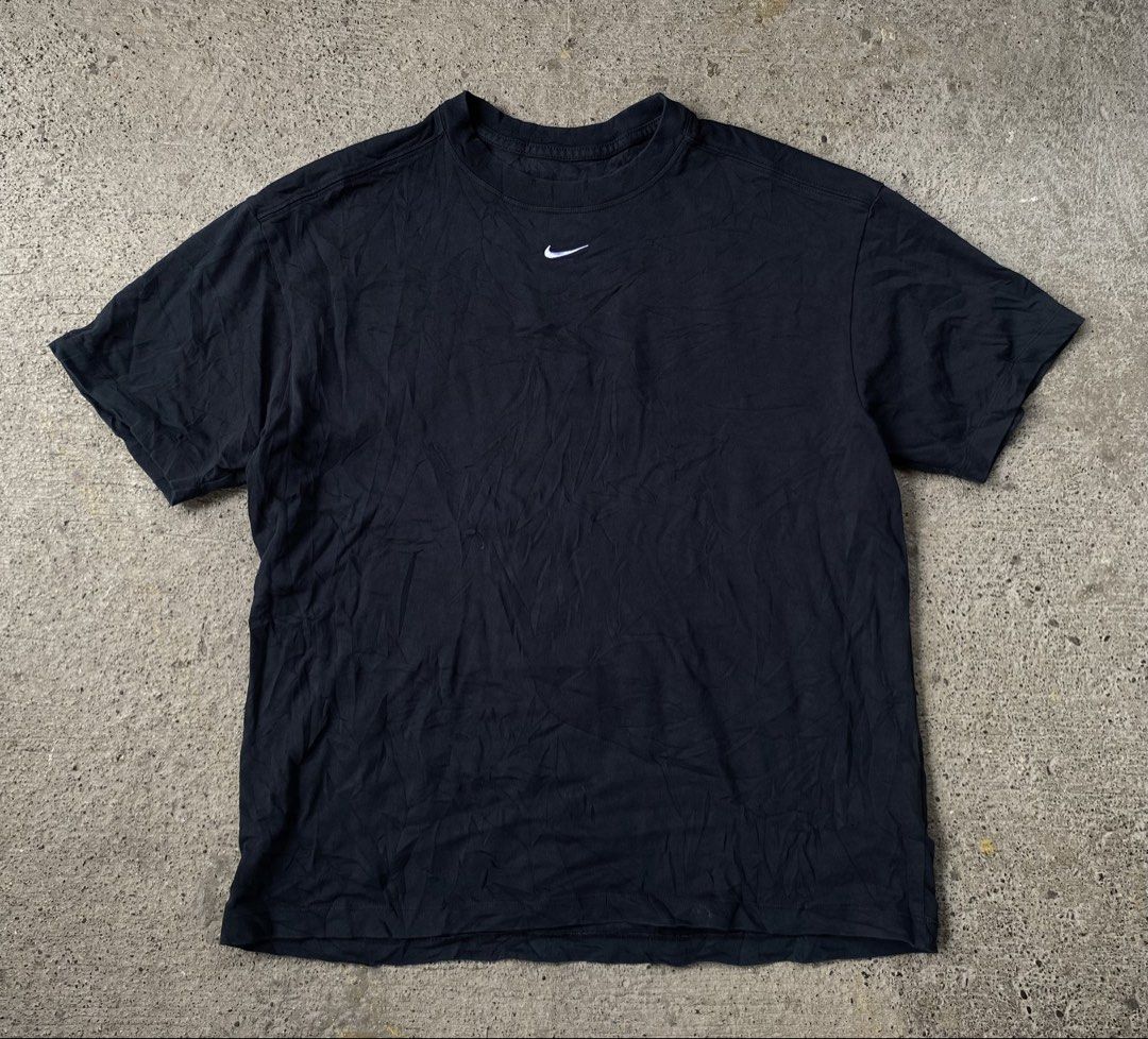 Nike Center Swoosh Logo (Category: Tshirts & Polo Shirts ) located in Kalibo. Submitted by bryaninosa20819 (Listing ID 1460813946, Image 1). Description: Nike Center Swoosh Logo Dimes : 22x26 Excellent Condition Color Rate 10 Need Wash .