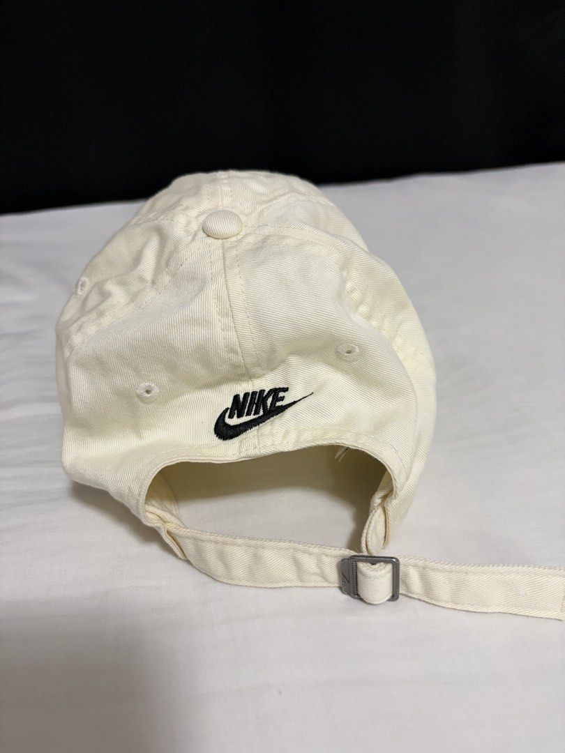 Nike Club Cap M/L (Category: Coats, Jackets and Outerwear) located in Valenzuela. Submitted by nextdoor_finds (Listing ID 1460875672, Image 1). Description: Brandnew never used washed only .