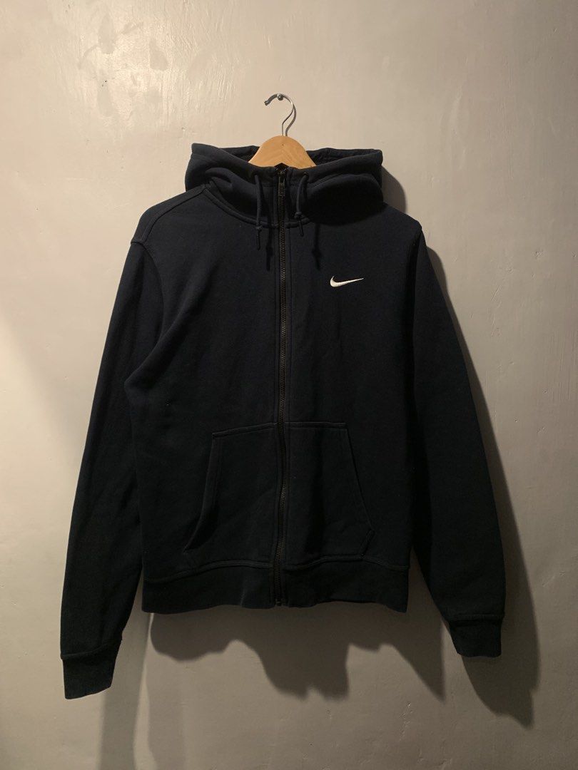 Nike Club Fleece (Category: Activewear) located in Manila. Submitted by y3.thrifts (Listing ID 1460780055, Image 1). Description: Size Medium- Large Dm for more details.