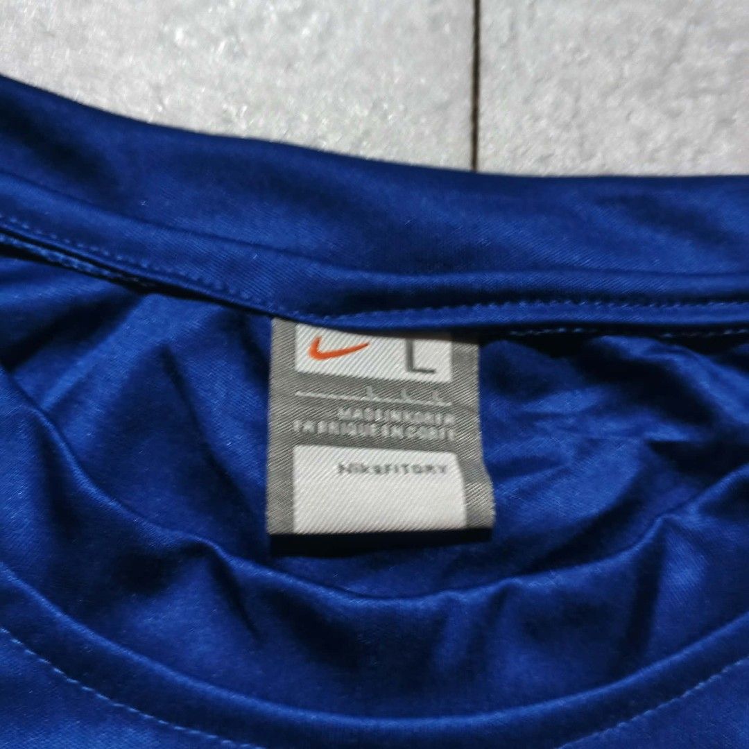 Nike Compression Blue (Category: Activewear) located in Manila. Submitted by thriftinefolife (Listing ID 1460842051, Image 3). Description: As New Condition No Issue Excellent Condition.