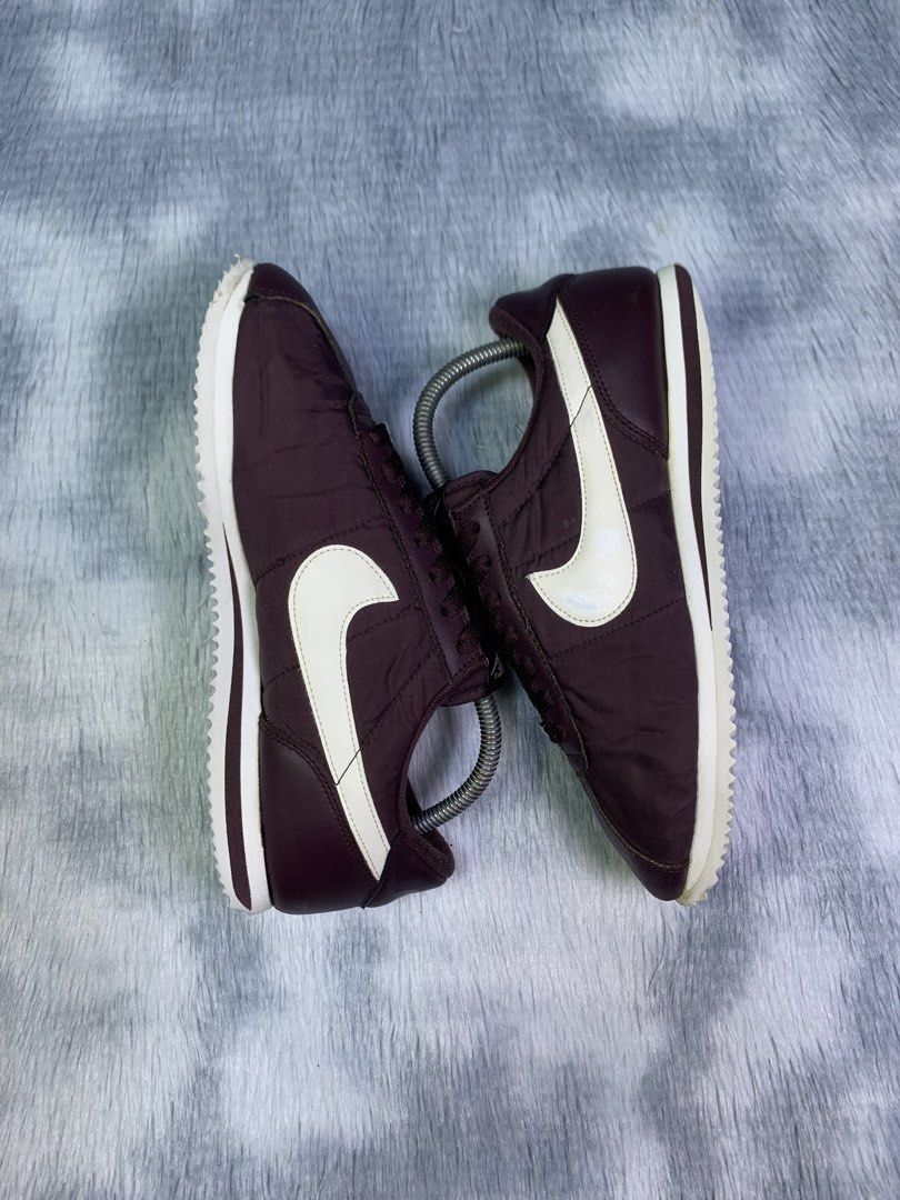 NIKE CORTEZ BASIC NYLON (Category: Sneakers) located in Quezon City. Submitted by shooz.kartel (Listing ID 1460856532, Image 3). Description: For sale only‼️ NIKE CORTEZ BASIC NYLON MAROON Excellent condition Issue very minimal sign of usage only Size 8 mens 9.5 womens on tag 41 euro 26.5 cm 1350 + sf only Legit/Authentic 💯 Pm for fast transact! 📩 Can do ship nationwide MOP: paymaya, bank transfer or gcash Location: Metro manila.